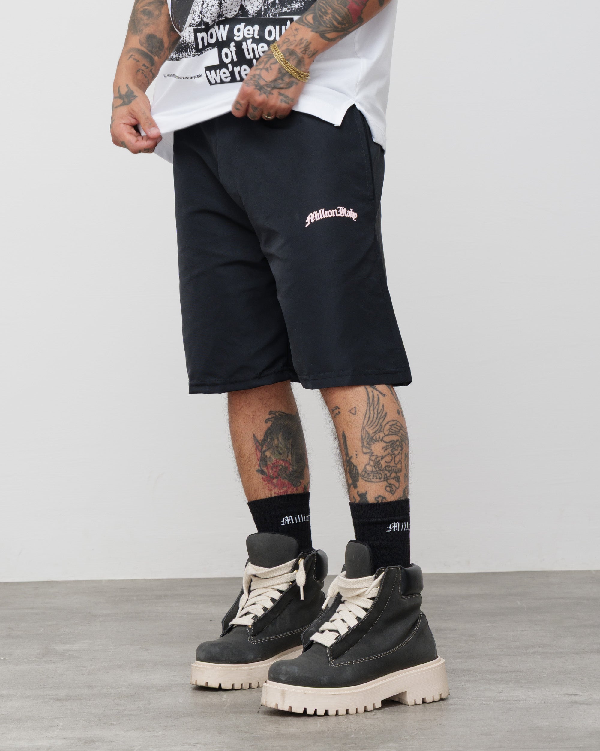 Shorts Tech Nero - Logo Rosa