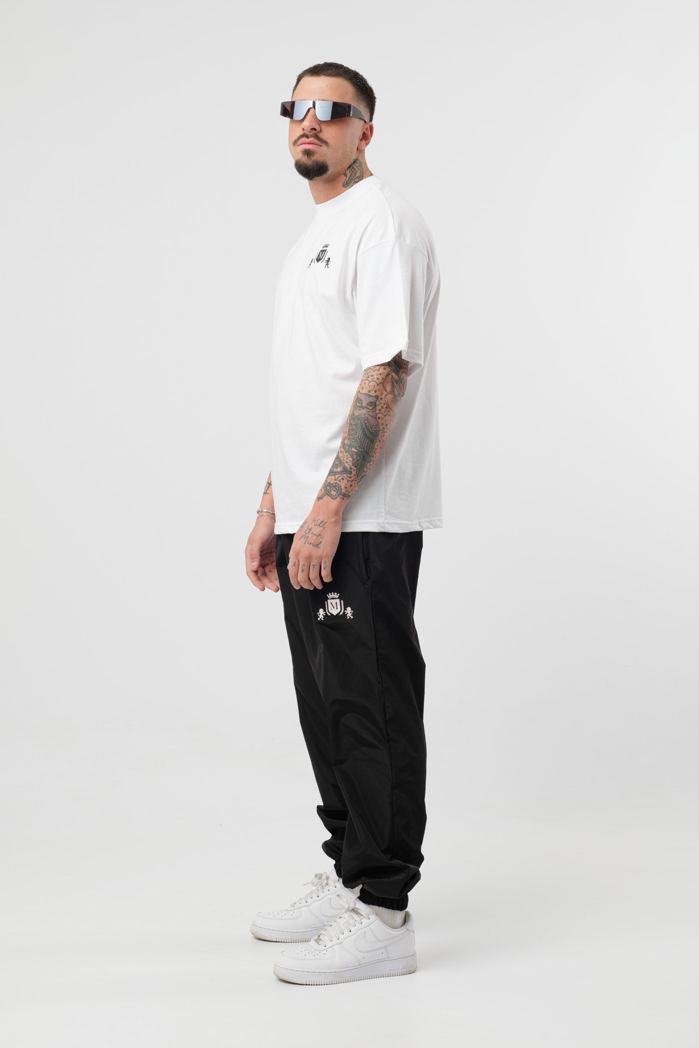 Camiseta Blanca con Logo Negro