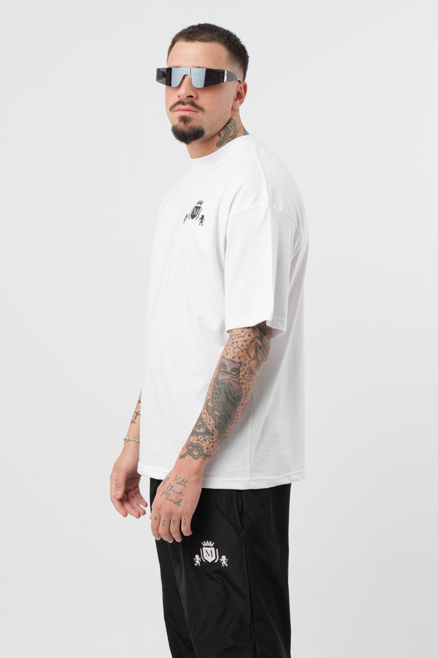 Camiseta Blanca con Logo Negro